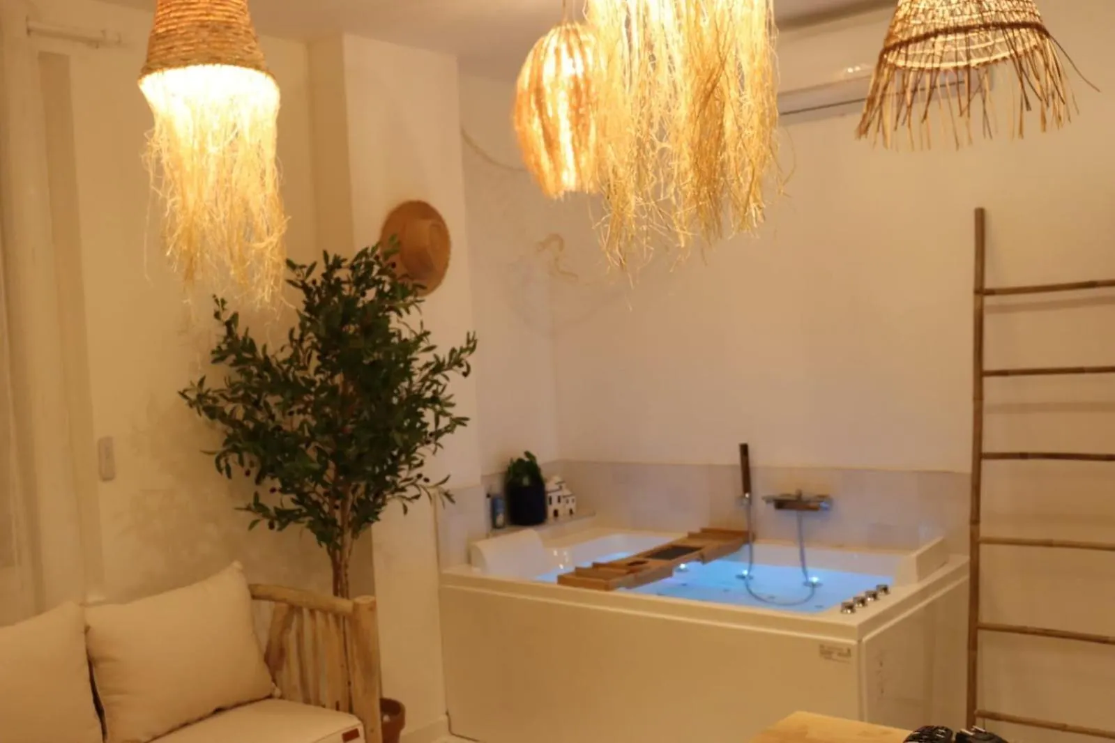 Loveroom Mykonos Avec Balneotherapie Toulon Apartment