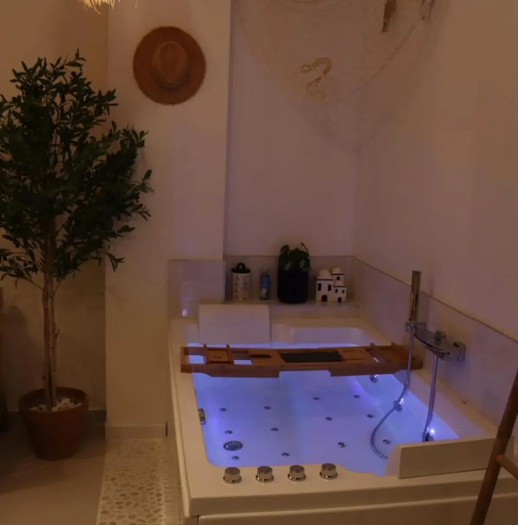 Loveroom Mykonos Avec Balneotherapie Toulon 0*,