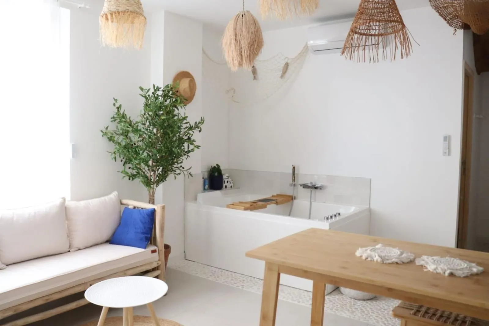 Loveroom Mykonos Avec Balneotherapie Toulon Apartment