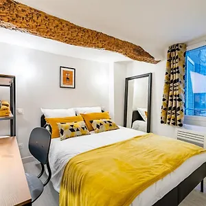 Roche : 3 Chambres,6 Personnes, Bien Equipe, Deco+ Appartement